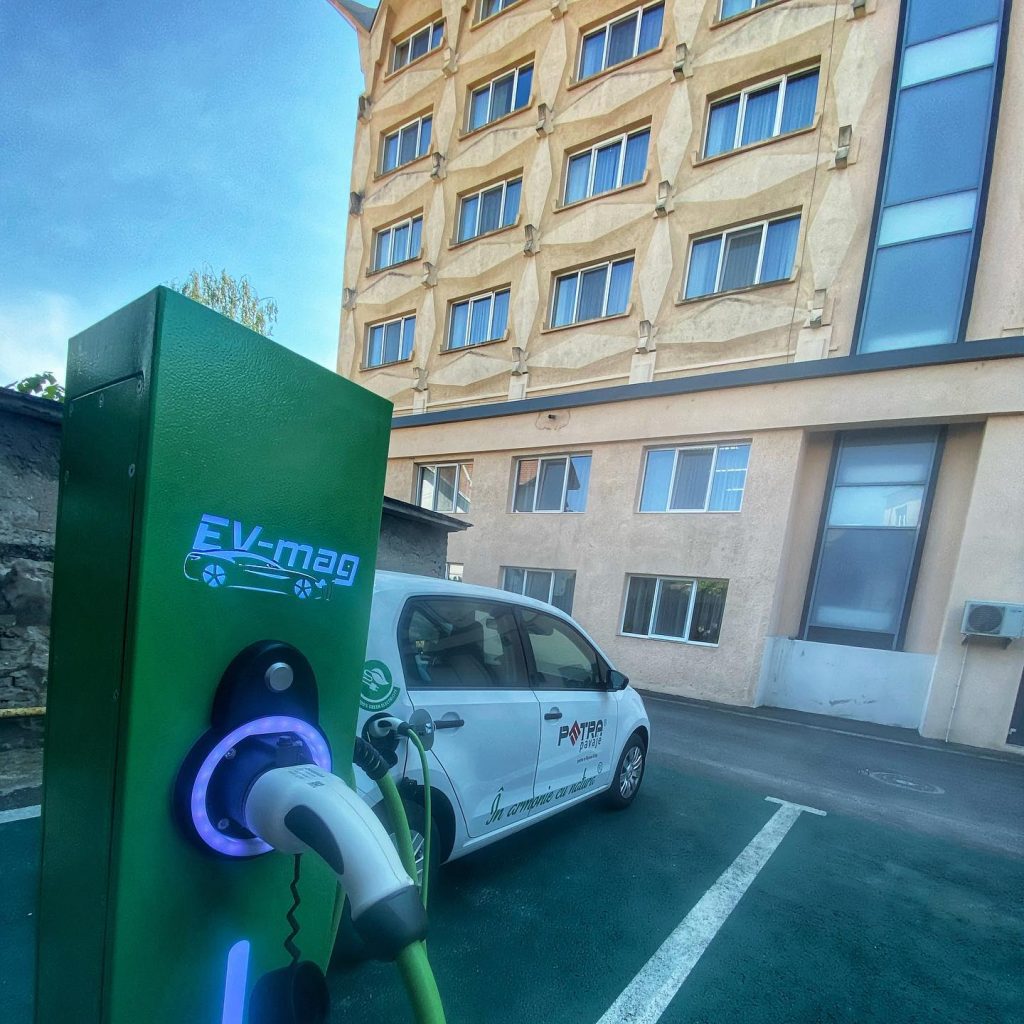 Stație de încărcare pentru mașinile electrice la Hotel Transilvania
